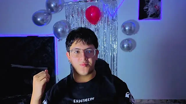 Snapshot of Ryan_Doretti chatting on November 17, 2025, 11:58 am Ryan Doretti online show from November 17, 2025, 11:58 am