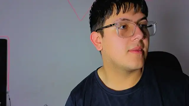 Snapshot of Ryan_Doretti chatting on November 14, 2025, 1:04 pm Ryan Doretti online show from November 14, 2025, 1:04 pm