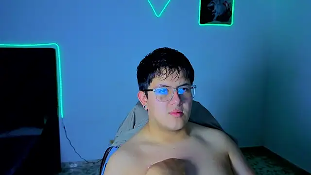 Snapshot of Ryan_Doretti chatting on November 22, 2025, 12:04 pm Ryan Doretti online show from November 22, 2025, 12:04 pm