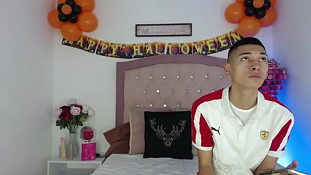 AmelieAndAce online show from October 7, 2025, 1:01 pm