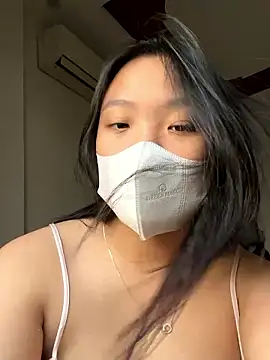 Thuylinh05 online show from October 5, 2025, 10:28 am