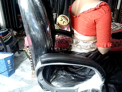Snapshot of Anaconda-Mall chatting on October 6, 2025, 5:13 pm Anaconda-Mall online show from October 6, 2025, 5:13 pm