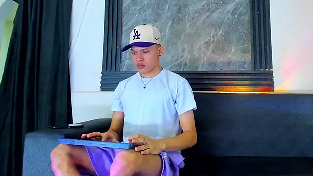 jeremytonner online show from October 4, 2025, 3:41 am