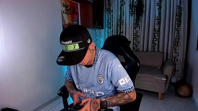 ReyBigx online show from February 21, 2026, 3:52 am