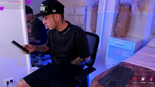 ReyBigx online show from February 24, 2026, 4:35 am