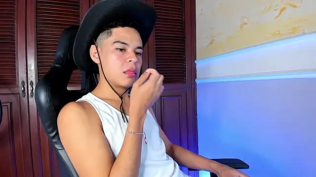 Snapshot of edy_play chatting on October 21, 2025, 3:39 am edy play online show from October 21, 2025, 3:39 am