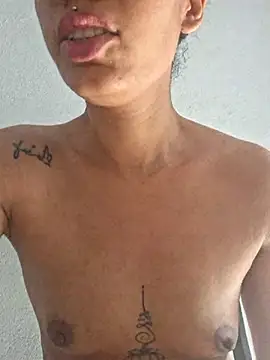 RavenShyfit online show from November 7, 2025, 5:39 pm