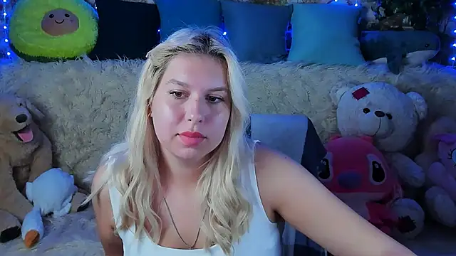 Snapshot of ChloeRicc chatting on September 8, 2025, 3:00 pm ChloeRicc online show from September 8, 2025, 3:00 pm