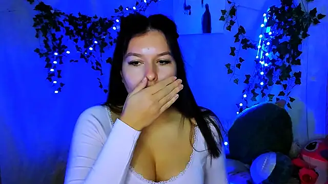 ChloeRicc online show from December 18, 2025, 11:14 am