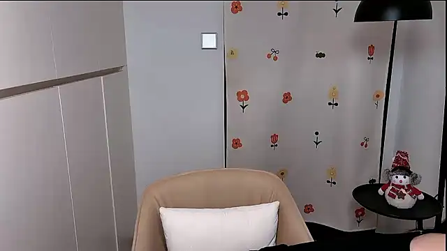 Rosalind xixi online show from April 14, 2026, 10:09 am