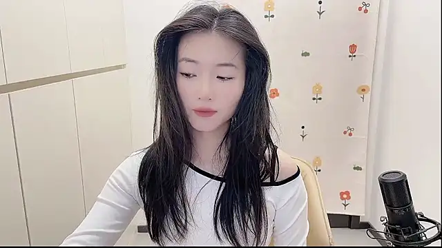Snapshot of Rosalind_xixi chatting on September 19, 2025, 11:47 am Rosalind xixi online show from September 19, 2025, 11:47 am