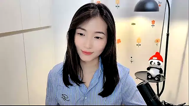 Rosalind xixi online show from November 29, 2025, 1:00 pm