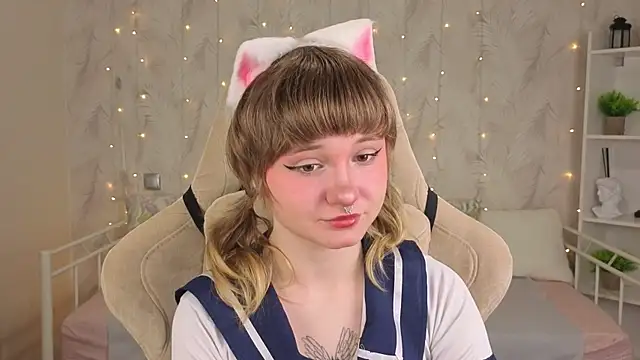 Snapshot of Tori_Cutie chatting on May 28, 2026, 12:07 am Tori Cutie online show from May 28, 2026, 12:07 am