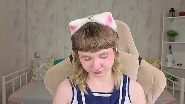 Snapshot of Tori_Cutie chatting on May 19, 2026, 12:04 am Tori Cutie online show from May 19, 2026, 12:04 am