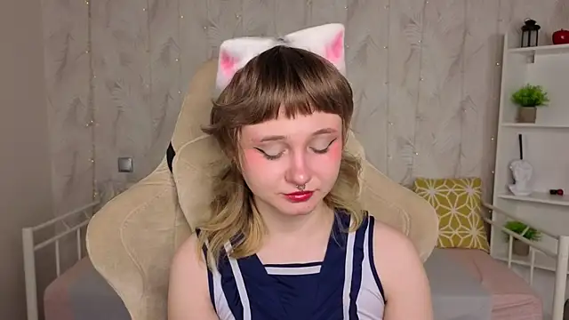 Snapshot of Tori_Cutie chatting on April 28, 2026, 12:09 am Tori Cutie online show from April 28, 2026, 12:09 am