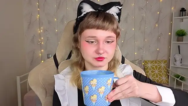 Snapshot of Tori_Cutie chatting on May 5, 2026, 12:02 am Tori Cutie online show from May 5, 2026, 12:02 am