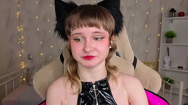 Snapshot of Tori_Cutie chatting on May 1, 2026, 1:21 am Tori Cutie online show from May 1, 2026, 1:21 am