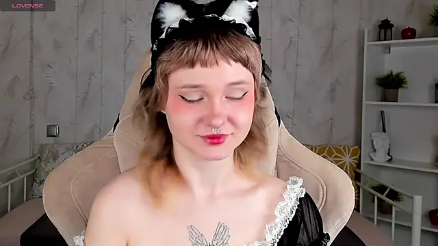 Snapshot of Tori_Cutie chatting on April 15, 2026, 12:05 am Tori Cutie online show from April 15, 2026, 12:05 am