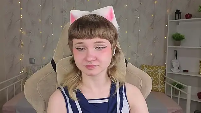 Snapshot of Tori_Cutie chatting on May 19, 2026, 1:56 am Tori Cutie online show from May 19, 2026, 1:56 am
