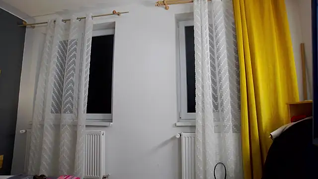 Jessica White  online show from November 12, 2025, 4:49 am