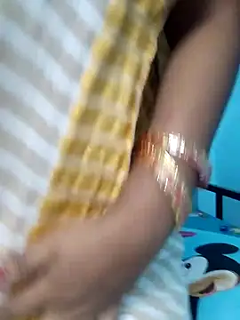 yelmaji91 online show from October 26, 2025, 4:46 am