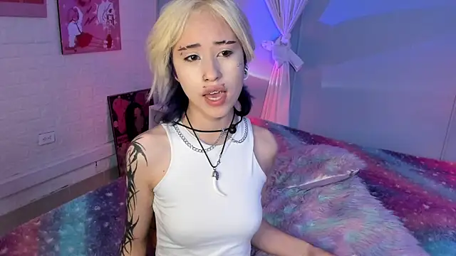 Snapshot of Hannahpage chatting on October 22, 2025, 11:53 am Hannahpage online show from October 22, 2025, 11:53 am