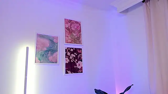 canelleGarces online show from December 2, 2025, 10:55 pm