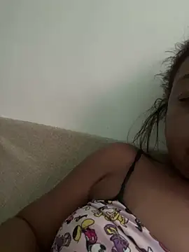 Kamilinha2 online show from April 1, 2026, 8:26 am