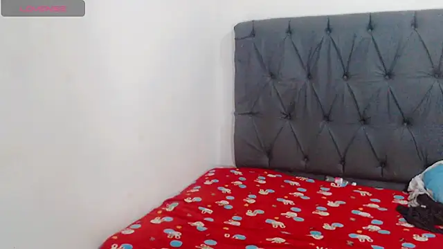 Snapshot of deborahotts chatting on October 28, 2025, 8:41 pm deborahotts online show from October 28, 2025, 8:41 pm