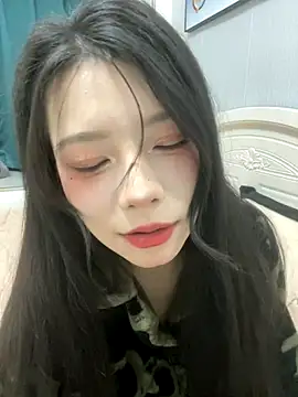 yuanyuanzi99 online show from December 13, 2025, 8:04 pm