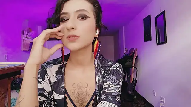 atenea dragon   online show from December 22, 2025, 9:15 pm