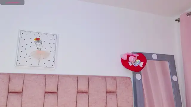 ScarlettLuxe online show from March 31, 2026, 8:22 pm