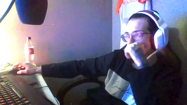 Snapshot of Dikklauss chatting on October 13, 2025, 6:20 pm Dikklauss online show from October 13, 2025, 6:20 pm