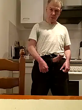 Snapshot of mario7767 chatting on December 19, 2025, 8:55 pm mario7767 online show from December 19, 2025, 8:55 pm