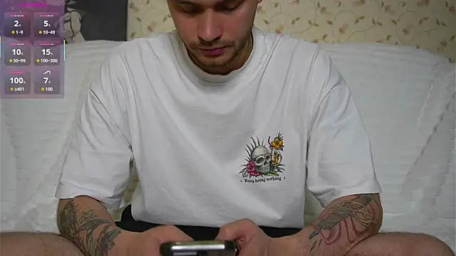 Snapshot of johnstoneisland chatting on May 23, 2026, 7:40 am johnstoneisland online show from May 23, 2026, 7:40 am