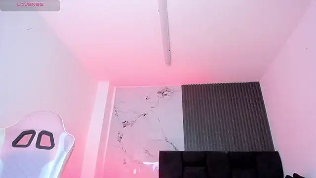 Snapshot of chloesagee chatting on April 9, 2026, 9:32 pm chloesagee online show from April 9, 2026, 9:32 pm