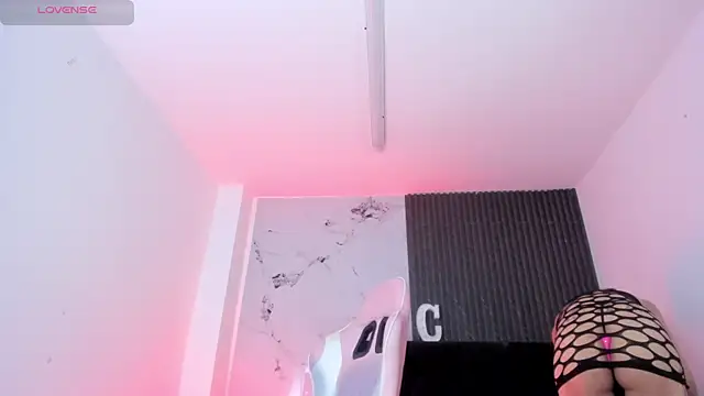 Snapshot of chloesagee chatting on May 5, 2026, 10:35 pm chloesagee online show from May 5, 2026, 10:35 pm