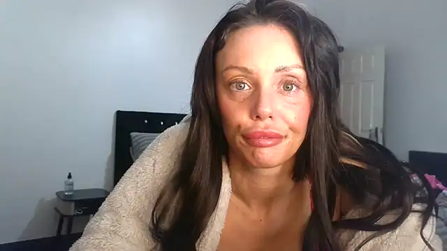 Snapshot of OliviaRyan22 chatting on January 7, 2026, 6:35 pm OliviaRyan22 online show from January 7, 2026, 6:35 pm