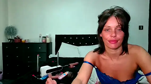 OliviaRyan22 online show from April 21, 2026, 9:32 pm