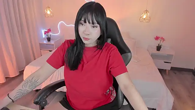 Noahcryptic online show from November 12, 2025, 5:22 am