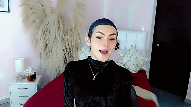 nathalialoes1 online show from December 4, 2025, 5:56 pm