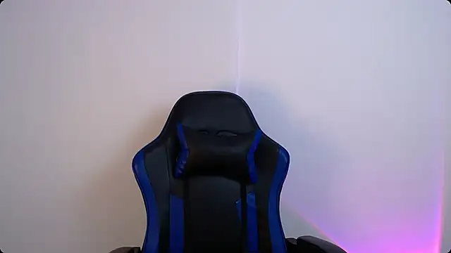 Snapshot of bnow283 chatting on February 18, 2026, 5:53 pm bnow283 online show from February 18, 2026, 5:53 pm