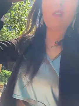 xtt1689999 online show from April 12, 2026, 4:27 am