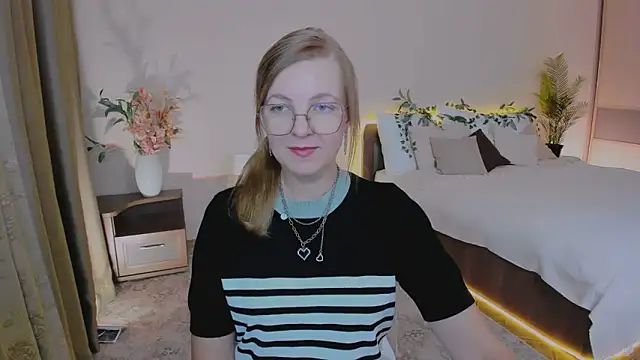 YourUniverser online show from September 14, 2025, 11:10 am