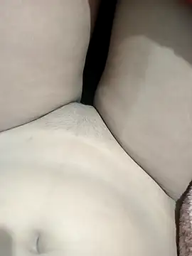 nainakumari02 online show from November 18, 2025, 7:28 pm