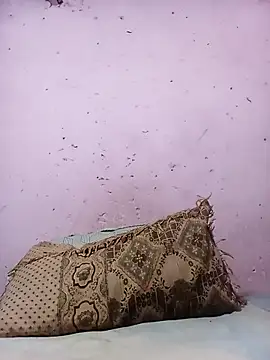 yummyhottie-clit online show from December 16, 2025, 9:08 pm