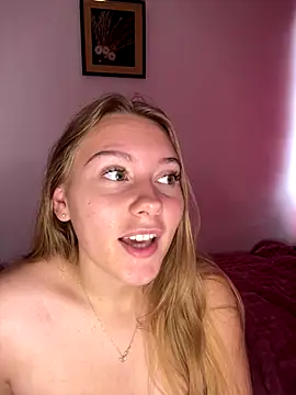 HeiligeJulia online show from October 6, 2025, 9:43 am