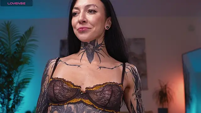 Snapshot of Alise_Eve_ chatting on September 30, 2025, 6:25 pm Alise Eve online show from September 30, 2025, 6:25 pm