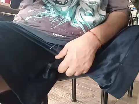 BabyBearMilk online show from February 15, 2026, 6:07 pm