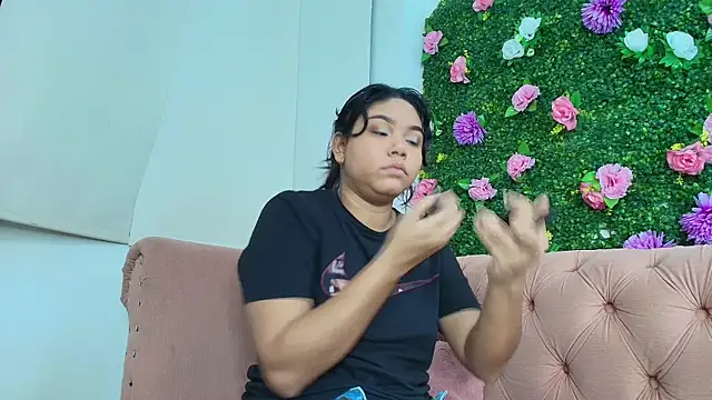 Snapshot of shanon_marel chatting on September 21, 2025, 12:10 pm shanon marel online show from September 21, 2025, 12:10 pm